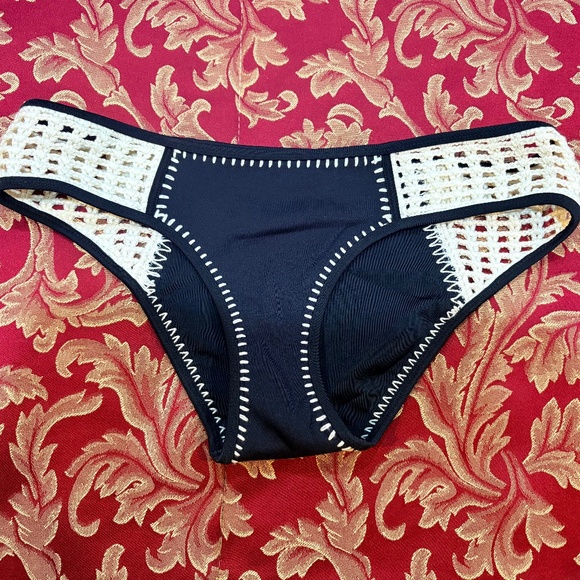Victoria's Secret Bikini Swim Suit Bottom Women's S/P - Picture 1 of 3